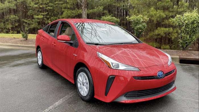 2021 Toyota Prius Supersonic Red profile and front end