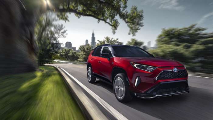 2021 Toyota RAV4 Prime XSE Supersonic Red front end