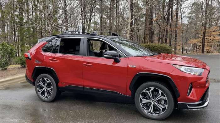 2021 Toyota RAV4 Prime XSE Supersonic Red profile view front end