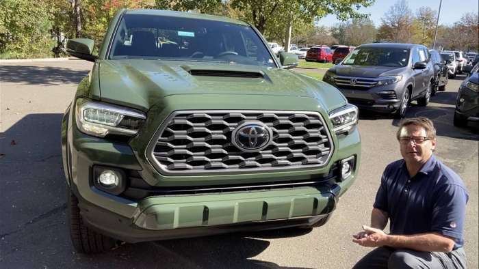 2021 Toyota Tacoma TRD Sport Army Green front end