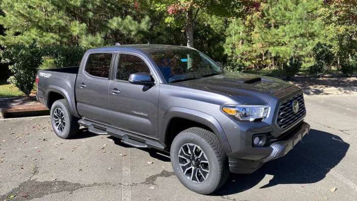 2021 Toyota Tacoma TRD Sport Magnetic Gray Metallic profile front end
