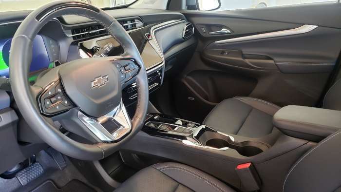 2022 Chevrolet Bolt EUV Review front interior