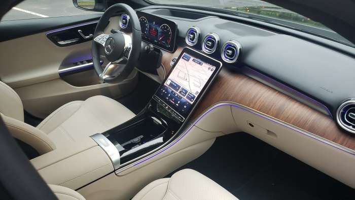 2022 Mercedes C 300 front interior look