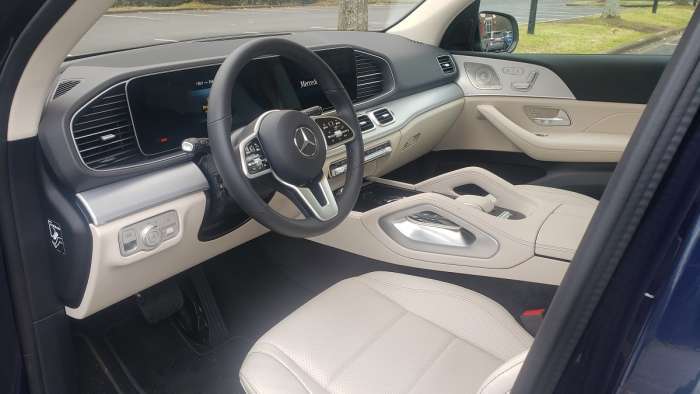 2022 Mercedes GLE 450 4MATIC interior