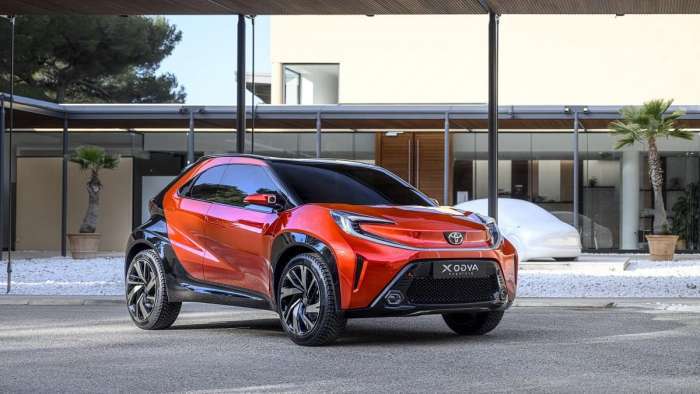 2022 Toyota Aygo X Prologue Sparkling Chilli Red front end profile view