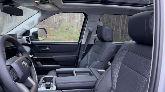 2022 Toyota Tundra Limited interior black front seats