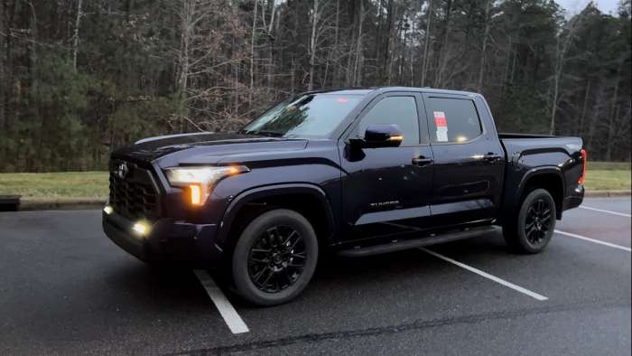 2022 Toyota Tundra SR5 CrewMax Blueprint profile view