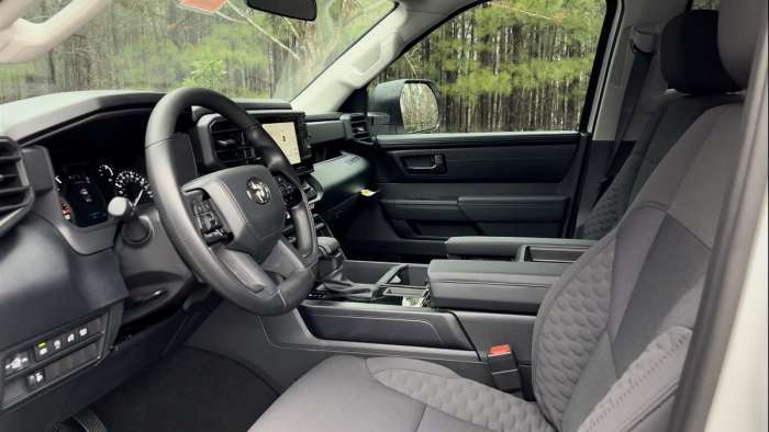 2022 Toyota Tundra SR CrewMax interior multimedia