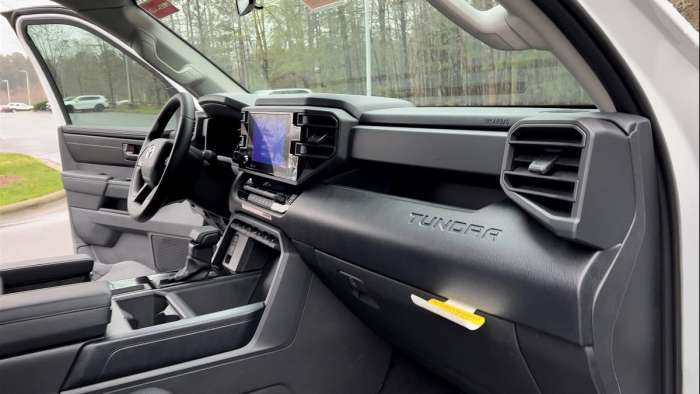2022 Toyota Tundra SR CrewMax interior multimedia