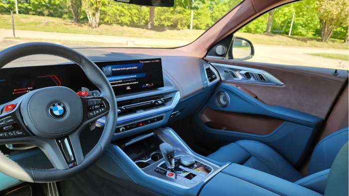 2023 BMW XM Review interior
