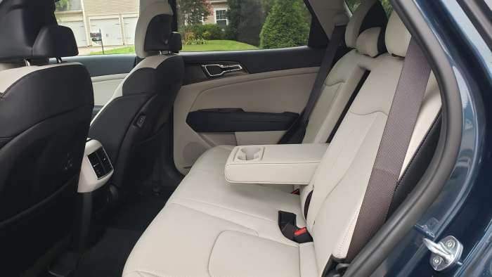 2023 Kia Sportage Hybrid second row seats and legroom