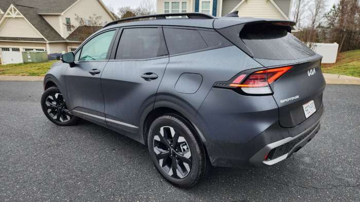 2023 KIA Sportage PHEV rear side