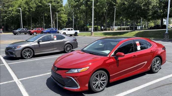 2023 Toyota Camry XLE Supersonic Red side profile