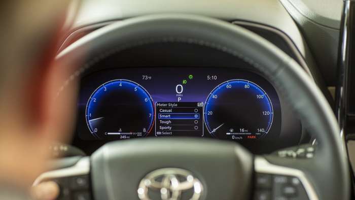 2023 Toyota Highlander multi-information display