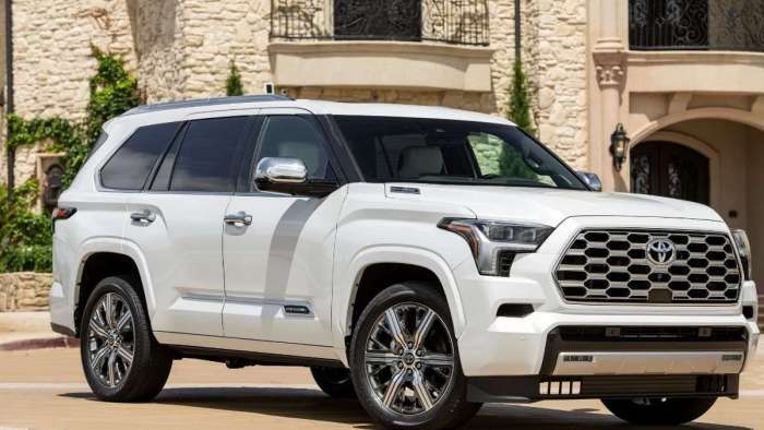 2023 Toyota Sequoia falls to RAV4 Wireless Charging Problems With “Cheap” Design
