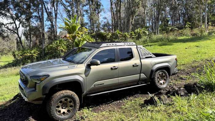 2024 Toyota Tacoma Trailhunter Bronze Oxide front end profile
