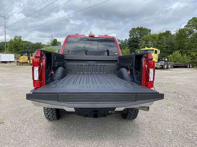 2020 Ford F-250 truck bed with fold ramps