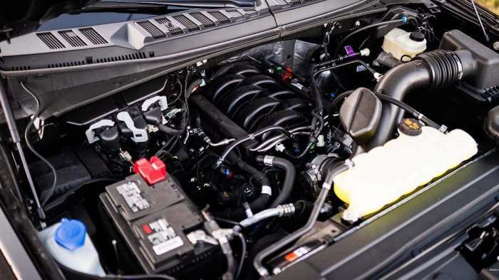 725 hp Ford F-150 truck engine