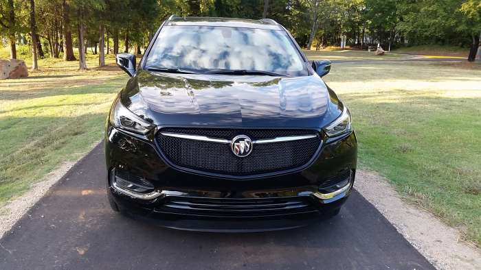 Front view of the 2020 Buick Enclave Essence SUV