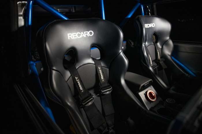 Recaro race seats in Bronco 4600 race truck