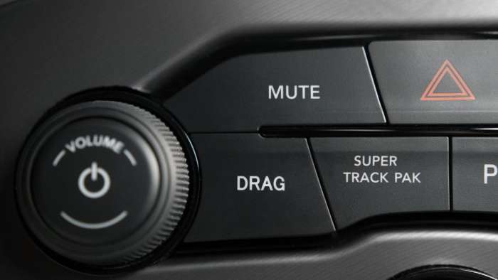2020 Dodge Challenger 1320 Drag Button