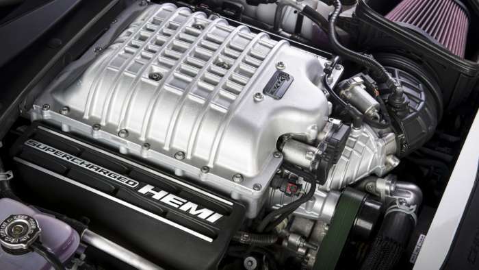  Dodge Charger SRT Hellcat Redeye Engine