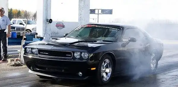 Dodge Challenger V6