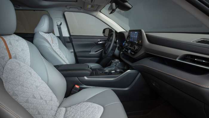 2021 rav4 hybrid reverse shop noise