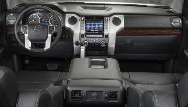 The interior of the 2014 Toyota Tundra Limited CrewMax