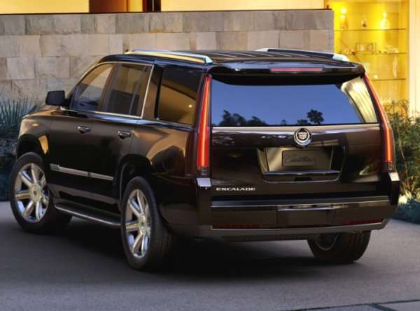 The 2015 Cadillac Escalade rear end