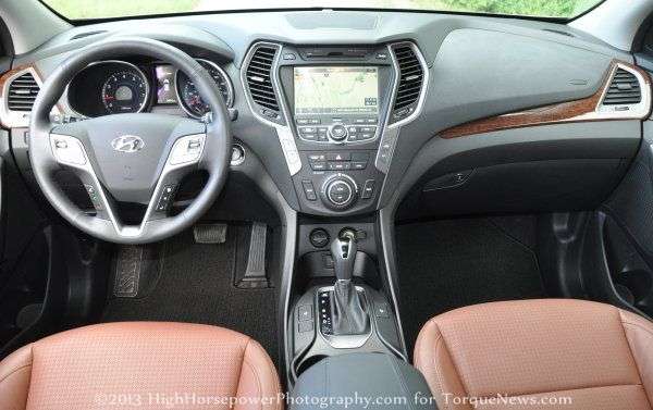 The dash of the 2013 Hyundai Santa Fe Sport AWD 2.0T