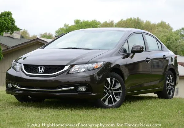 The front corner of the 2013 Honda Civic EX-L