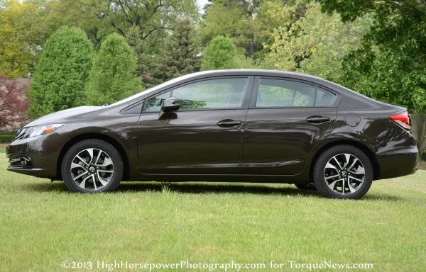 The side profile of the 2013 Honda Civic EX-L