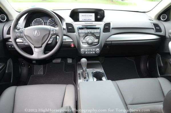 The dash of the 2013 Acura RDX