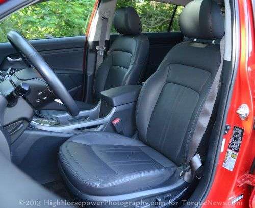 The front interior of the 2013 Kia Sportage SV AWD