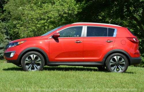 The side profile of the 2013 Kia Sportage SV AWD