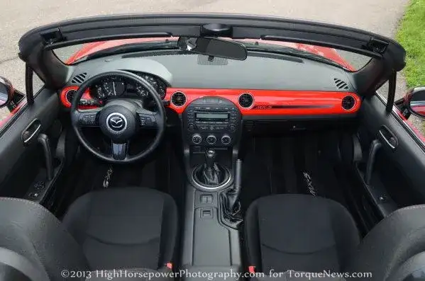 The dash of the 2013 Mazda MX-5 Club 