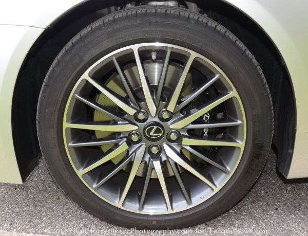 The unique wheel of the 2013 Lexus LS460 F Sport AWD