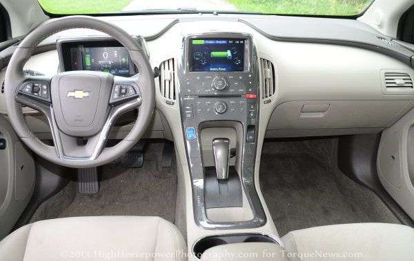 The dash of the 2013 Chevrolet Volt