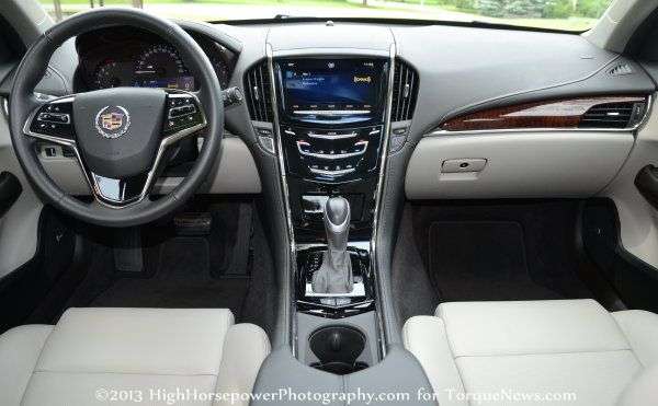 The dash of the 2013 Cadillac ATS 2.5L Luxury 