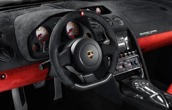 The dash of the Lamborghini Gallardo LP 570-4 Squadra Corse