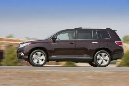 2012 Toyota Highlander side view