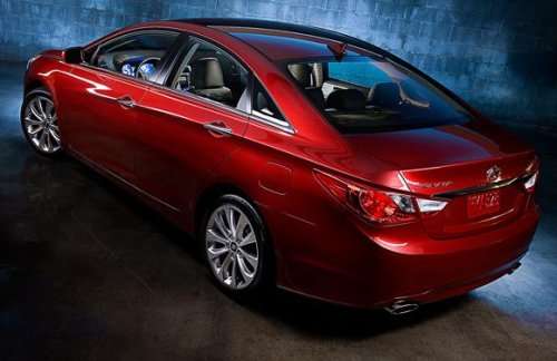 The 2012 Hyundai Sonata SE from the rear in Sparkling Red