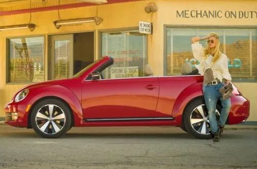 The profile of the 2013 Volkswagen Beetle Convertible