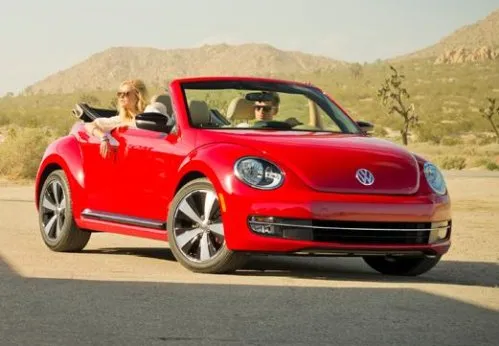 A front corner shot of the 2013 Volkswagen Beetle Convertible