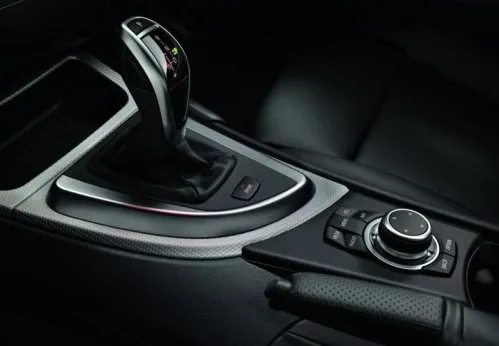 The shifter of the 2013 BMW 135is Coupe