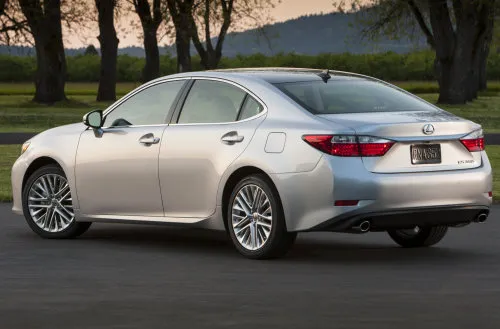 The back end of the 2013 Lexus ES350