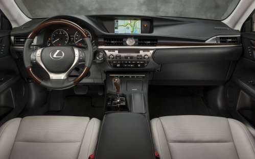 The interior of the 2013 Lexus ES350