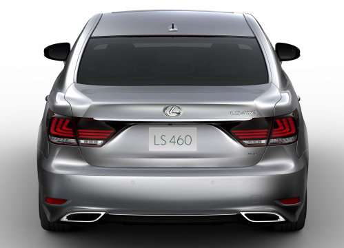 The rear end of the 2013 Lexus LS 460