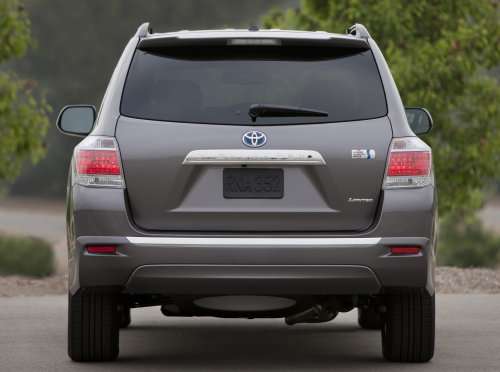 The 2013 Toyota Highlander Hybrid Limited rear end